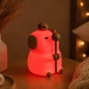 Kapybara RGB lampa — cervene svetlo nocnej lampy Blumy